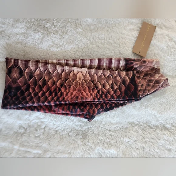 🤎🐉Niyama Sol Cinnamon Dragon 🐉 barefoot leggings XS BNWT - Picture 3 of 6